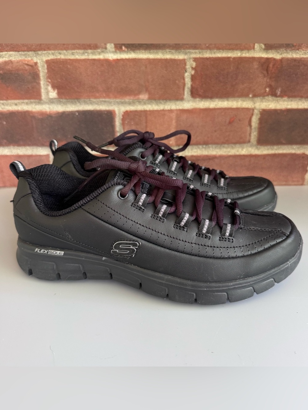 Skechers Work Slip Resistant Black Leather Shoes Womens US 9 Flex Sole. In great